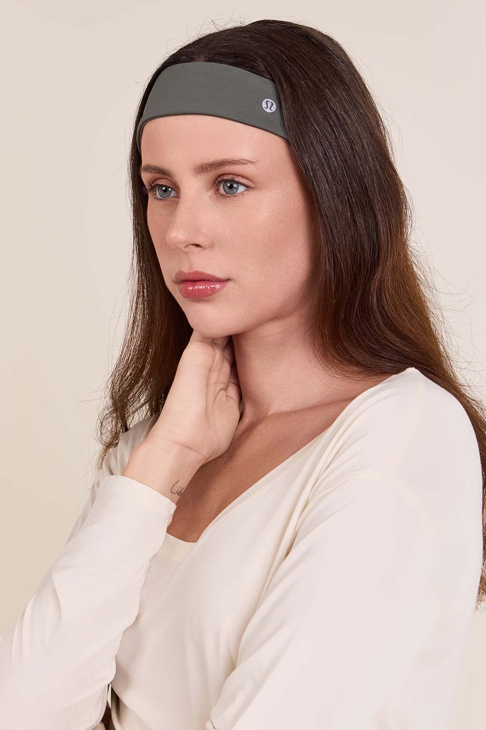 תמונת כל הלוק של Luxtreme&trade; training headband